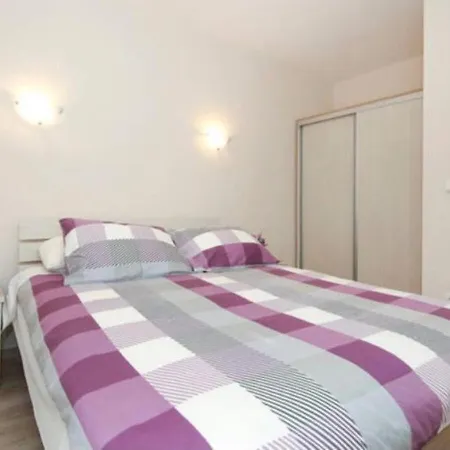 Apartment Snjezanal- In The Center Split